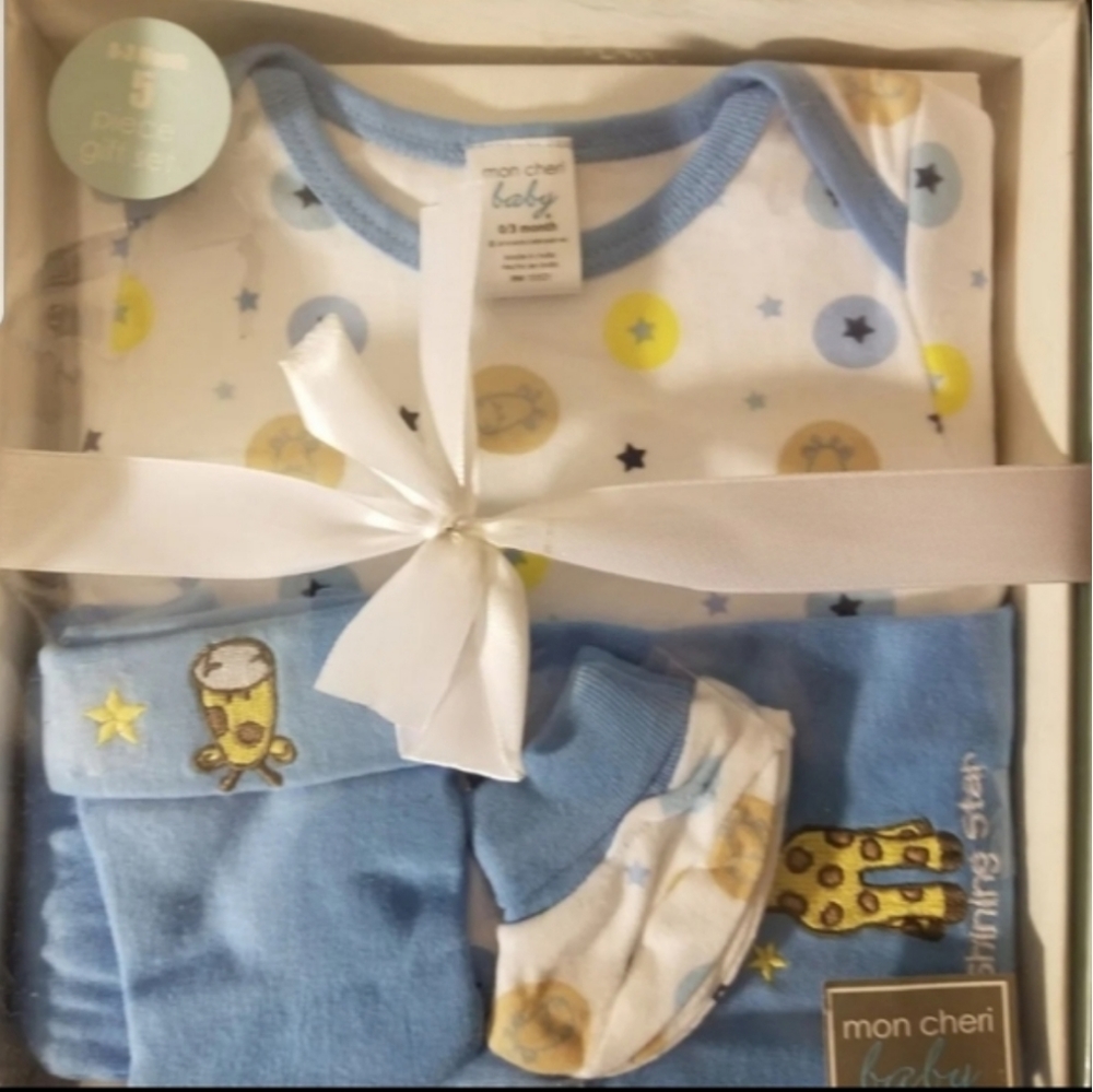 Baby boy clothes set 0-3 months (Giraffe)